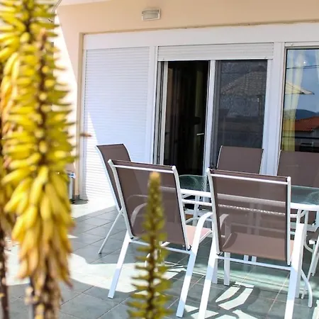 Apartment Anesis House Néos Marmarás